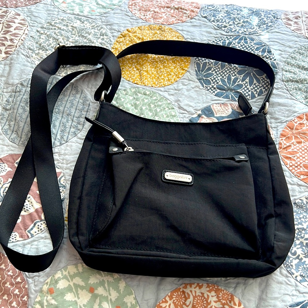 Baggallini bag😊